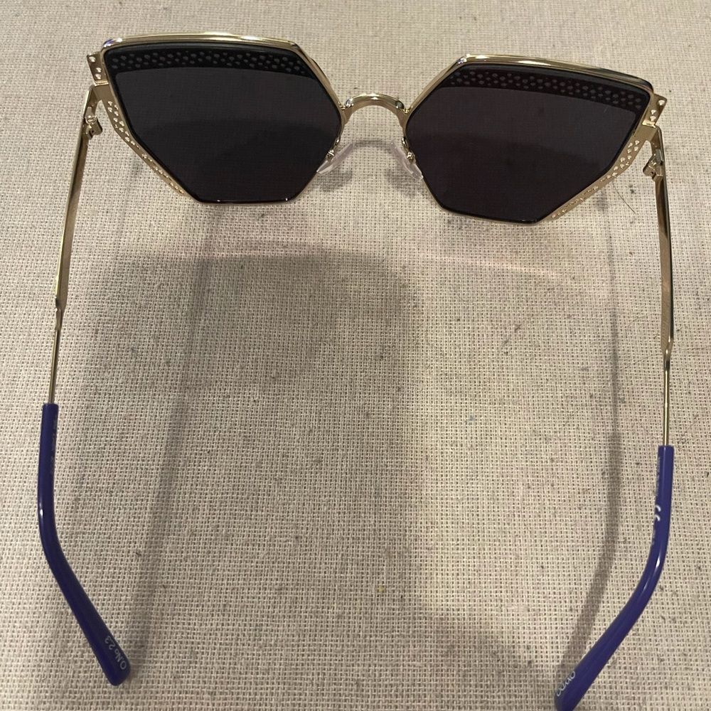 Oxydo Cat Eye Sunglasses - Picture 13 of 17